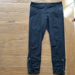 Lululemon Black Cropped pants w/zippers Size 8